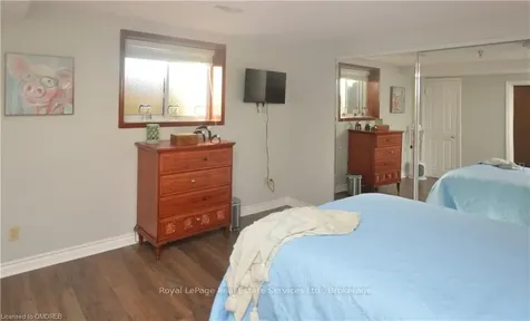 1 Lone Oak Avenue Brampton ON L6S 5V5