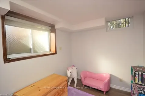 1 Lone Oak Avenue Brampton ON L6S 5V5