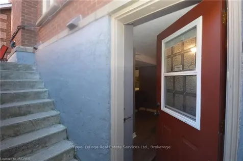 1 Lone Oak Avenue Brampton ON L6S 5V5