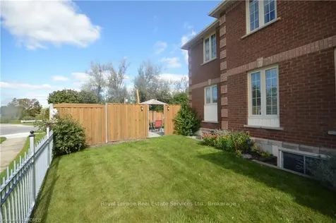 1 Lone Oak Avenue Brampton ON L6S 5V5