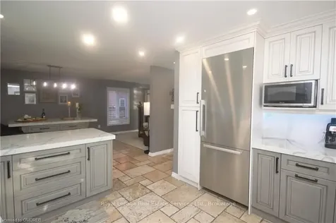 1 Lone Oak Avenue Brampton ON L6S 5V5