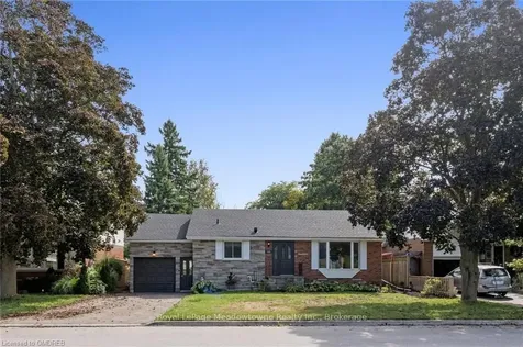138 Elizabeth Drive Halton Hills ON L7J 1B7