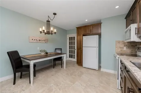 138 Elizabeth Drive Halton Hills ON L7J 1B7