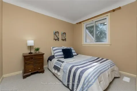 138 Elizabeth Drive Halton Hills ON L7J 1B7