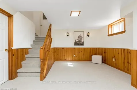 138 Elizabeth Drive Halton Hills ON L7J 1B7