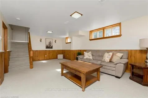138 Elizabeth Drive Halton Hills ON L7J 1B7