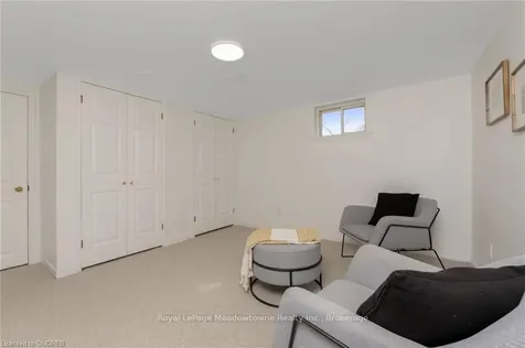 138 Elizabeth Drive Halton Hills ON L7J 1B7