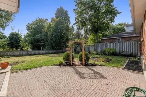 138 Elizabeth Drive Halton Hills ON L7J 1B7