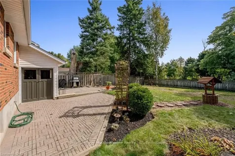 138 Elizabeth Drive Halton Hills ON L7J 1B7