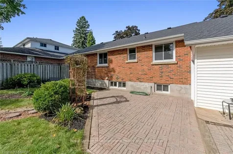 138 Elizabeth Drive Halton Hills ON L7J 1B7