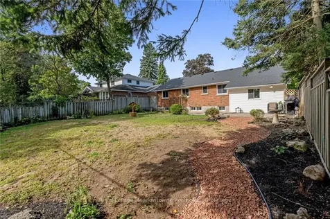 138 Elizabeth Drive Halton Hills ON L7J 1B7