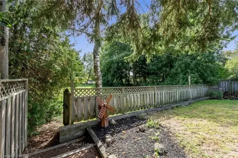138 Elizabeth Drive Halton Hills ON L7J 1B7