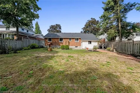138 Elizabeth Drive Halton Hills ON L7J 1B7