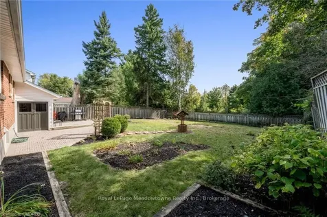 138 Elizabeth Drive Halton Hills ON L7J 1B7