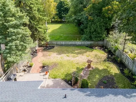 138 Elizabeth Drive Halton Hills ON L7J 1B7