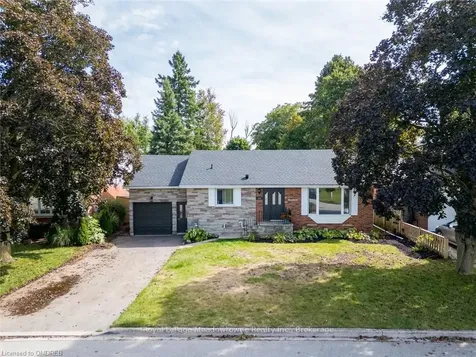 138 Elizabeth Drive Halton Hills ON L7J 1B7