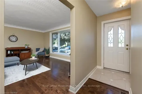 138 Elizabeth Drive Halton Hills ON L7J 1B7