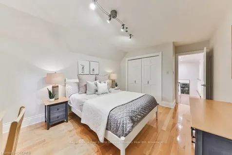 1440 Indian Grove Mississauga ON L5G 2S6