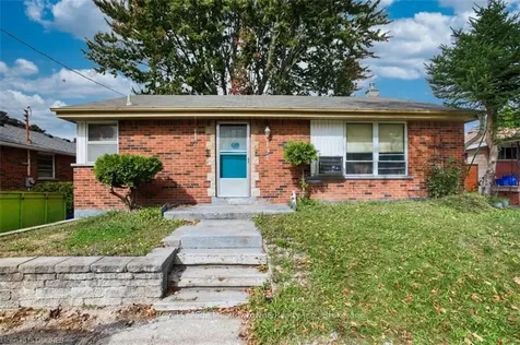 2137 Mount Forest Drive Burlington ON L7P 1H6