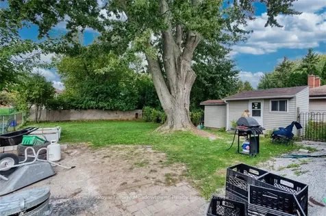 2137 Mount Forest Drive Burlington ON L7P 1H6