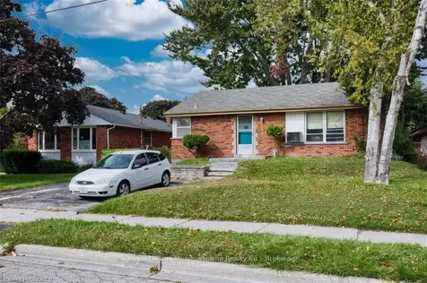 2137 Mount Forest Drive Burlington ON L7P 1H6