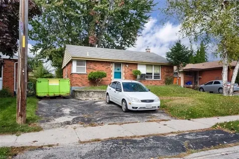 2137 Mount Forest Drive Burlington ON L7P 1H6