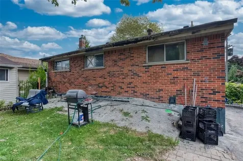 2137 Mount Forest Drive Burlington ON L7P 1H6