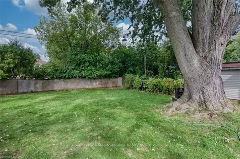 2137 Mount Forest Drive Burlington ON L7P 1H6