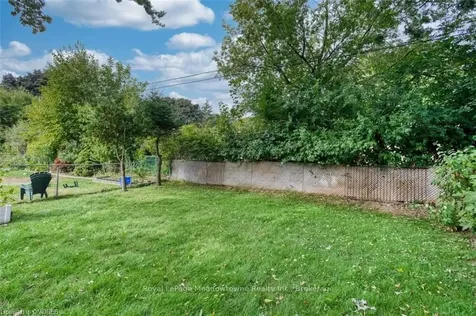 2137 Mount Forest Drive Burlington ON L7P 1H6