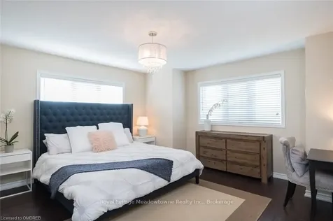 536 Laking Terrace Milton ON L9T 9J3