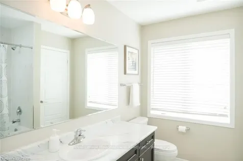 536 Laking Terrace Milton ON L9T 9J3