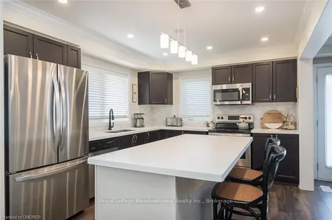 536 Laking Terrace Milton ON L9T 9J3