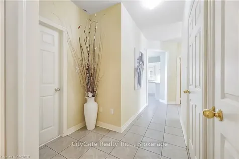 1057 Woodward Avenue Milton ON L9T 5Y2