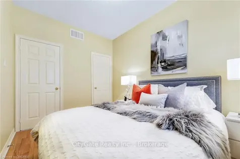 1057 Woodward Avenue Milton ON L9T 5Y2