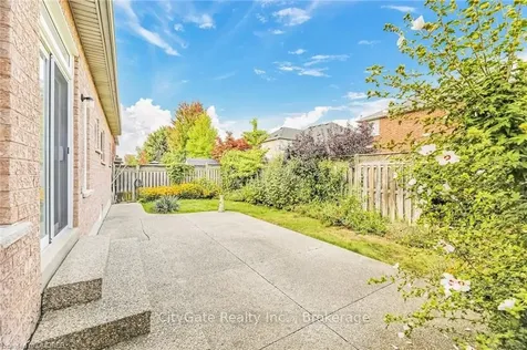 1057 Woodward Avenue Milton ON L9T 5Y2