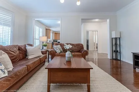 725 Switzer Crescent Milton ON L9T 0H3