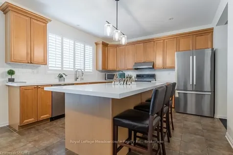 725 Switzer Crescent Milton ON L9T 0H3