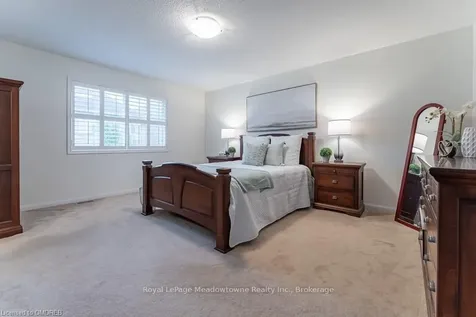 725 Switzer Crescent Milton ON L9T 0H3