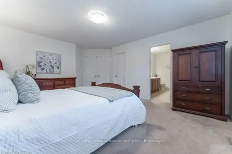 725 Switzer Crescent Milton ON L9T 0H3