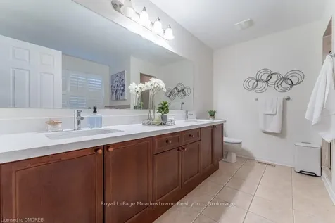 725 Switzer Crescent Milton ON L9T 0H3