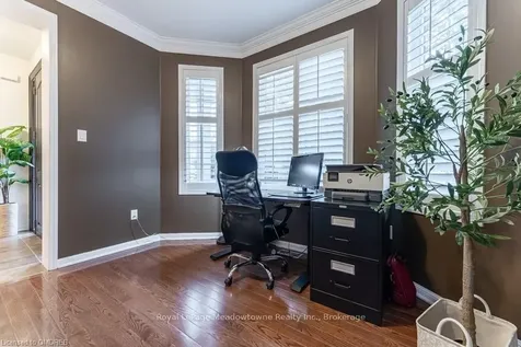 725 Switzer Crescent Milton ON L9T 0H3