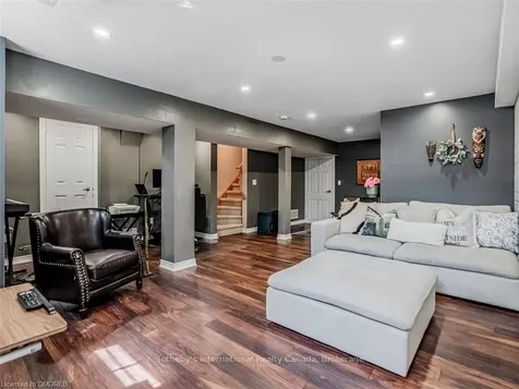 3397 Eglinton Avenue W Mississauga ON L5M 7W9