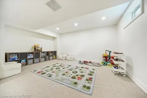 116 Whittington Place Oakville ON L6K 3V9