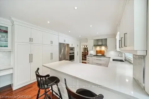 116 Whittington Place Oakville ON L6K 3V9