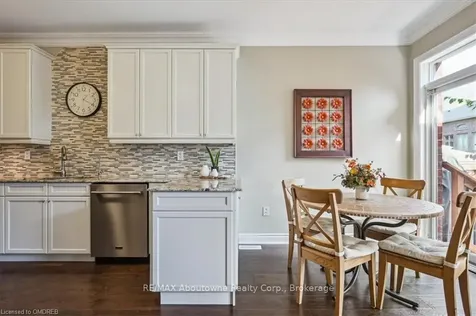 2474 Kwinter Road Oakville ON L6M 0K6