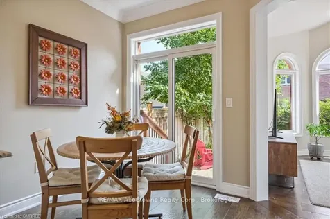 2474 Kwinter Road Oakville ON L6M 0K6