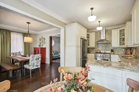 2474 Kwinter Road Oakville ON L6M 0K6