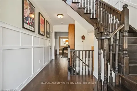 2474 Kwinter Road Oakville ON L6M 0K6