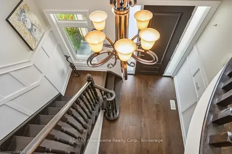2474 Kwinter Road Oakville ON L6M 0K6