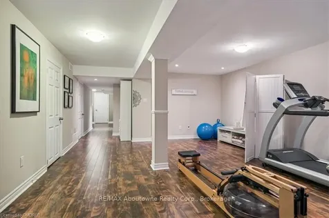 2474 Kwinter Road Oakville ON L6M 0K6